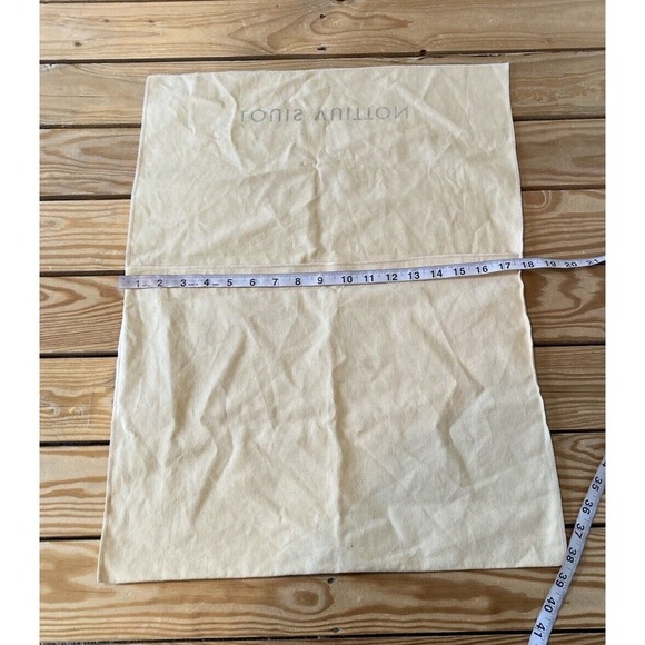 Louis Vuitton Butter Duster Bag Size 23x18 - Picture 4 of 4